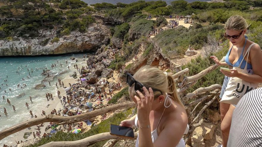 Los turistas perciben unas Islas Baleares saturadas y masificadas este verano