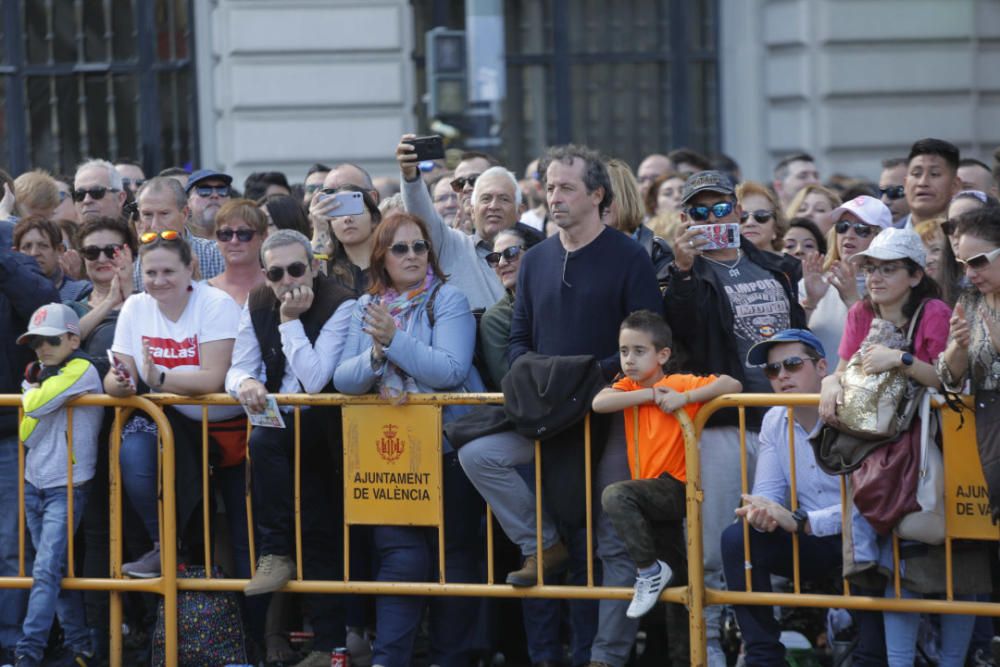 Búscate en el público de la mascletà del 1 de marzo