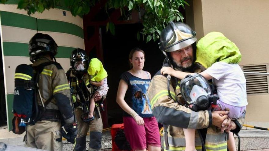 Vivienda incendiada en el Barrio Infante Juan Manuel de Murcia