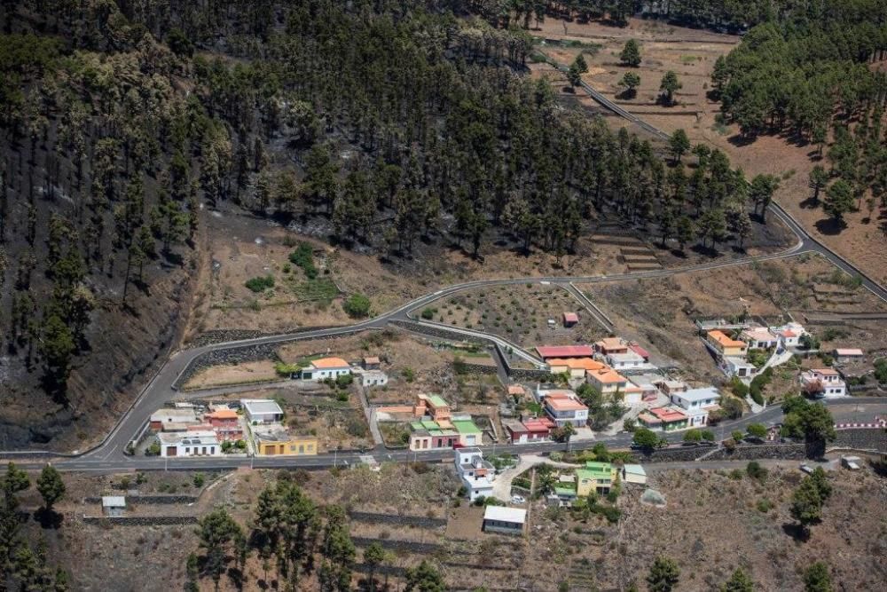 Incendio forestal en la zona de Montaña de Jedey, en La Palma