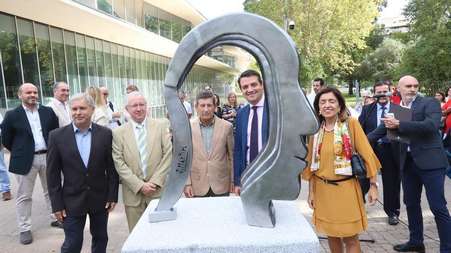 Córdoba rinde homenaje a la salud mental con un monumento en los Jardines de la Agricultura