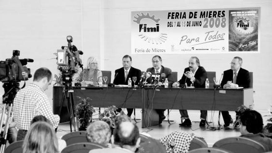 Participantes, ayer, en la presentación de la Feria de Mieres.