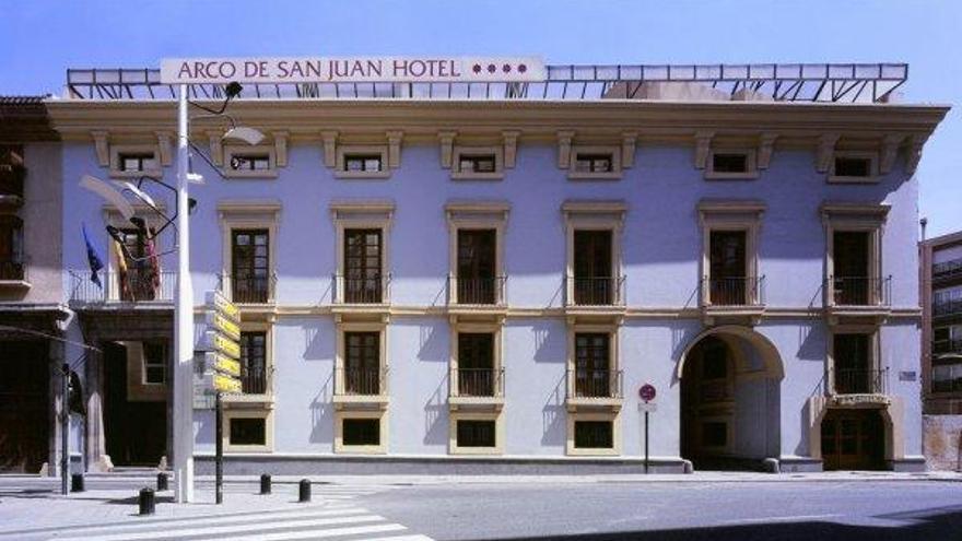 El hotel Arco de San Juan, en una foto de archivo, cuando llegó a obtener 4 estrellas