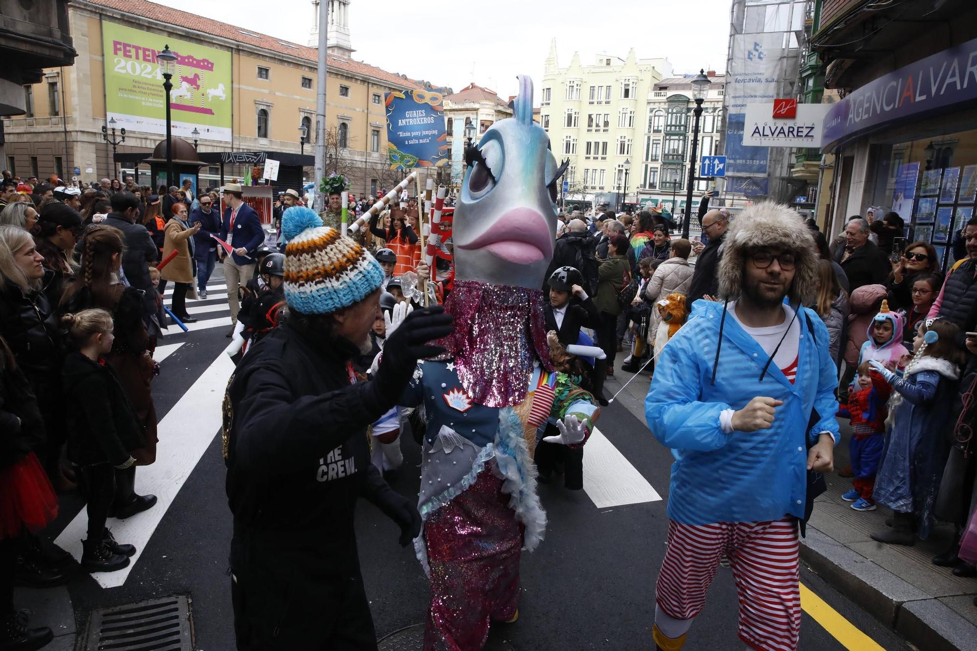 Así han disfrutado pequeños y mayores en el desfile infantil del Antroxu de Gijón (en imágenes)