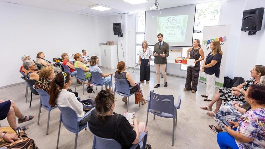 El programa Radars de Gandia contra la soledad no deseada de los mayores se consolida con 189 usuarios