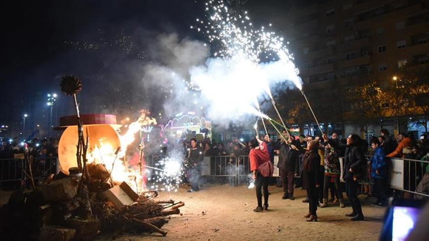 Los barrios celebran San Antón con las tradicionales hogueras