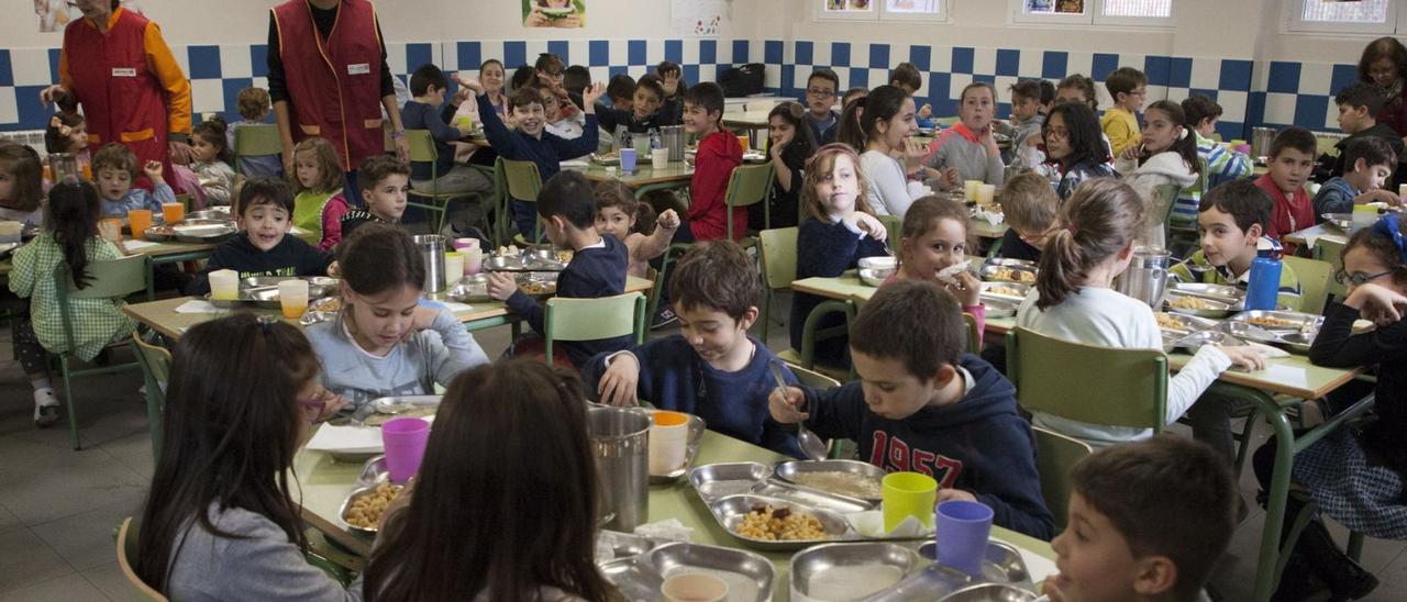 Comedor escolar de un colegio de Zamora en los años previos a la pandemia del coronavirus.