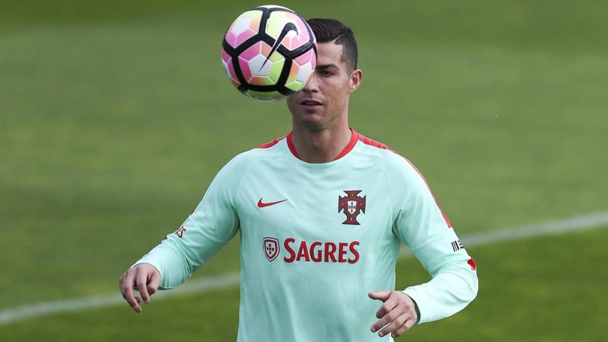 Ronaldo, durante un entrenamiento con la selección de Portugal