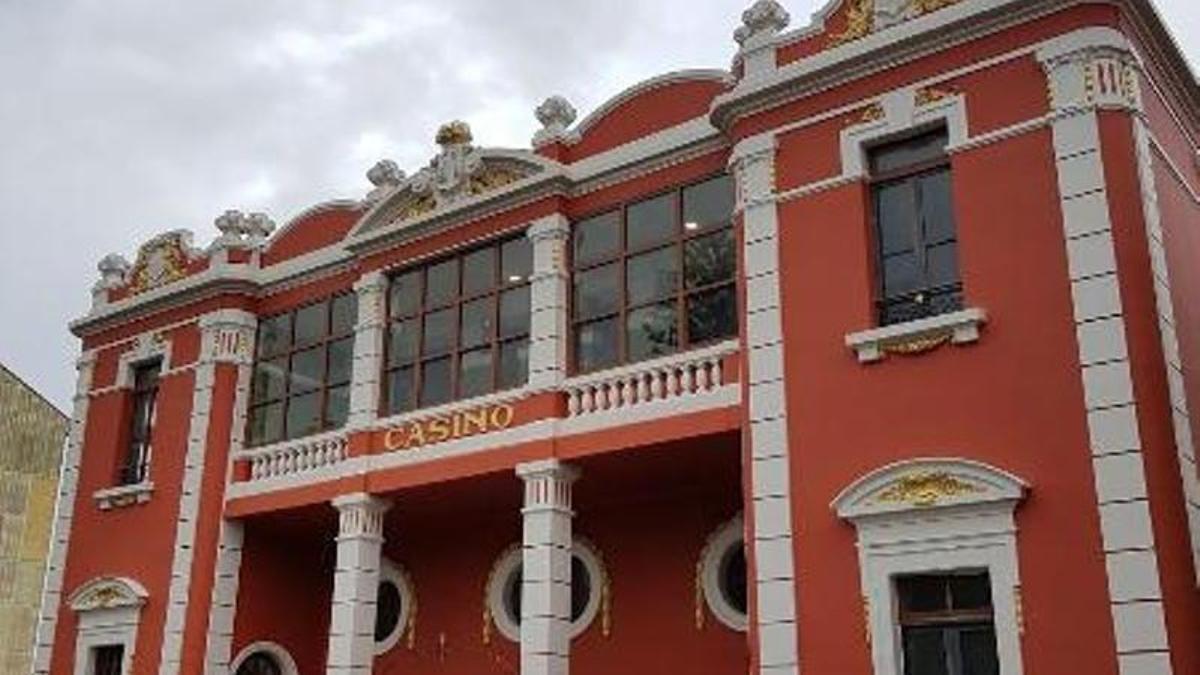 Vista exterior del Casino de Navia.