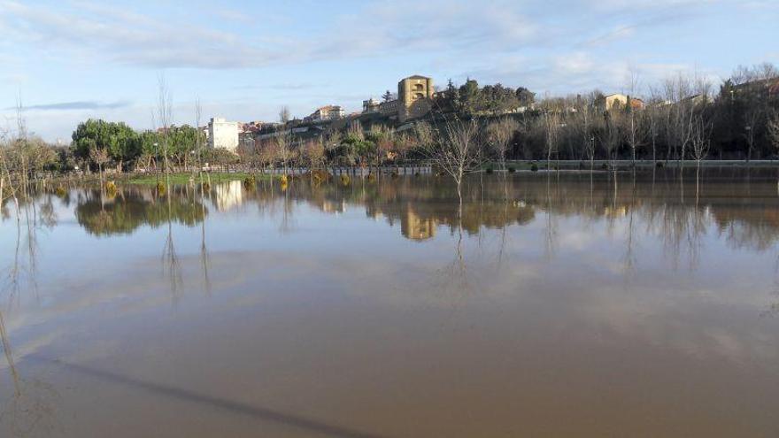 El Órbigo castiga a Benavente