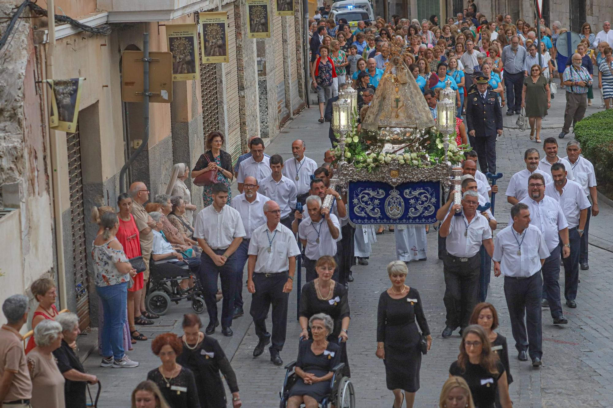 Romería de vuelta a la Virgen de Monserrate, desde la Catedral hasta su santuario en Orihuela.