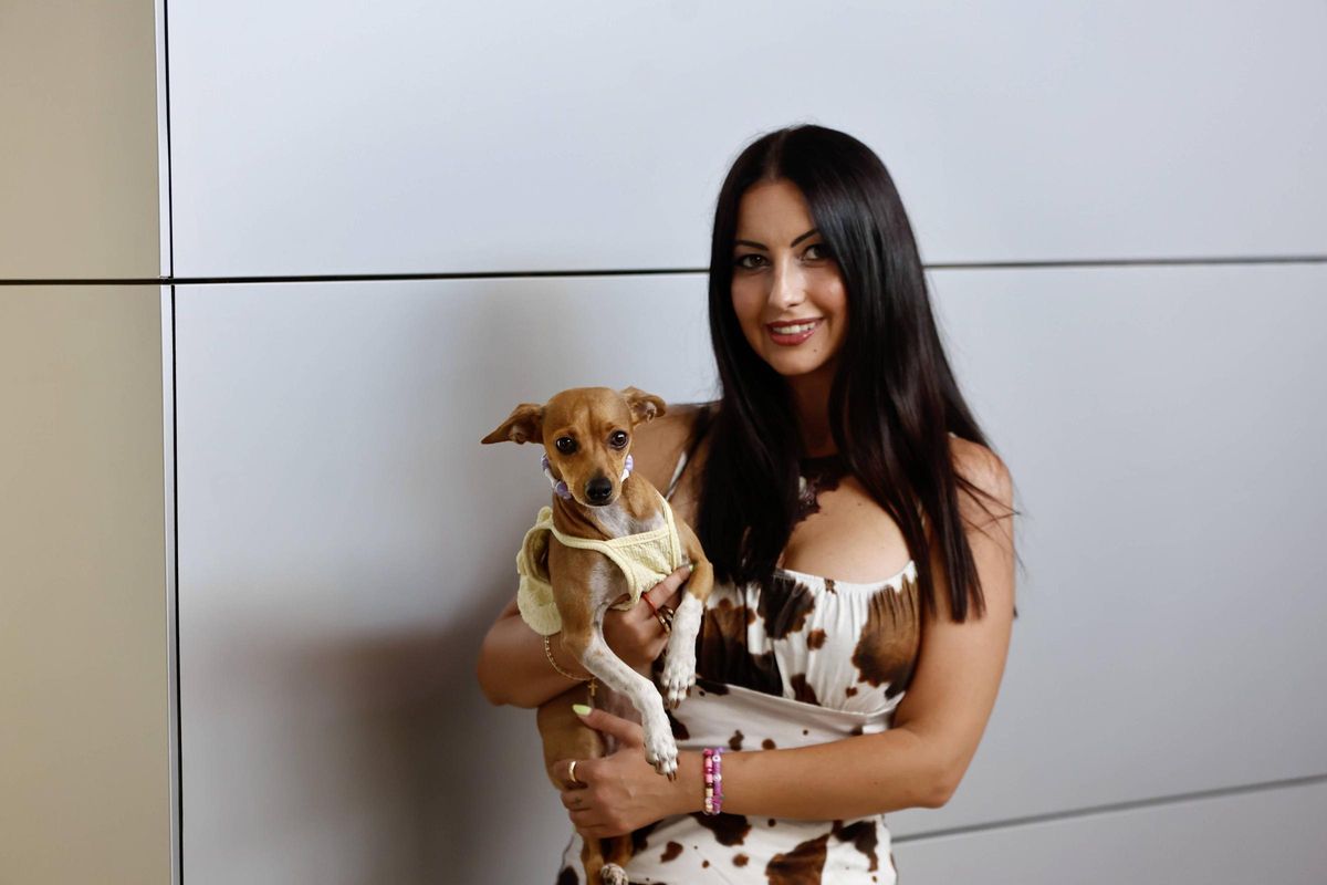 Carolina Gascón, que cuenta en un libro como su perrita y ella estuvieron a punto de morir en la Dana