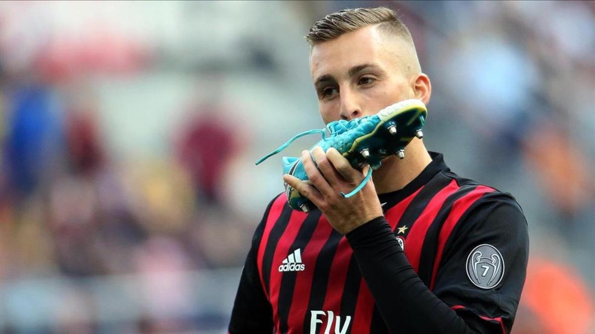 Deulofeu celebrando un gol con el Milan