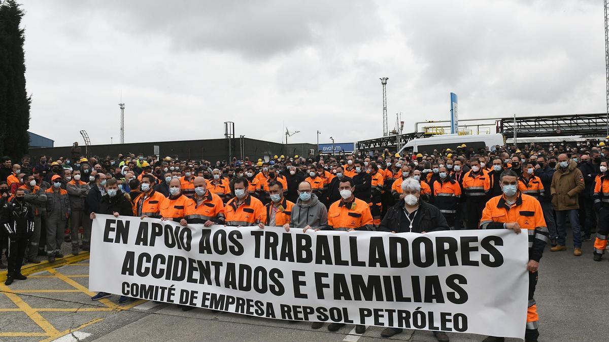 Concentración de los trabajadores de la refinería