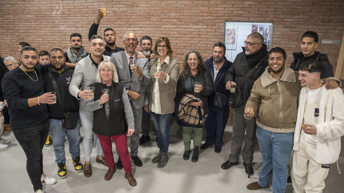 La comunitat gitana de Manresa festeja el Nadal