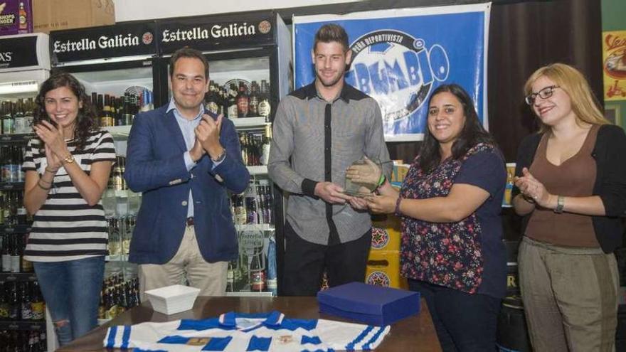 Las pancartas de varias peñas vuelven al estadio de Riazor