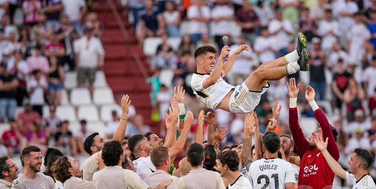 Fuster, manteado en el Carlos Belmonte de Albacete, el pasado 26 de mayo de 2024.