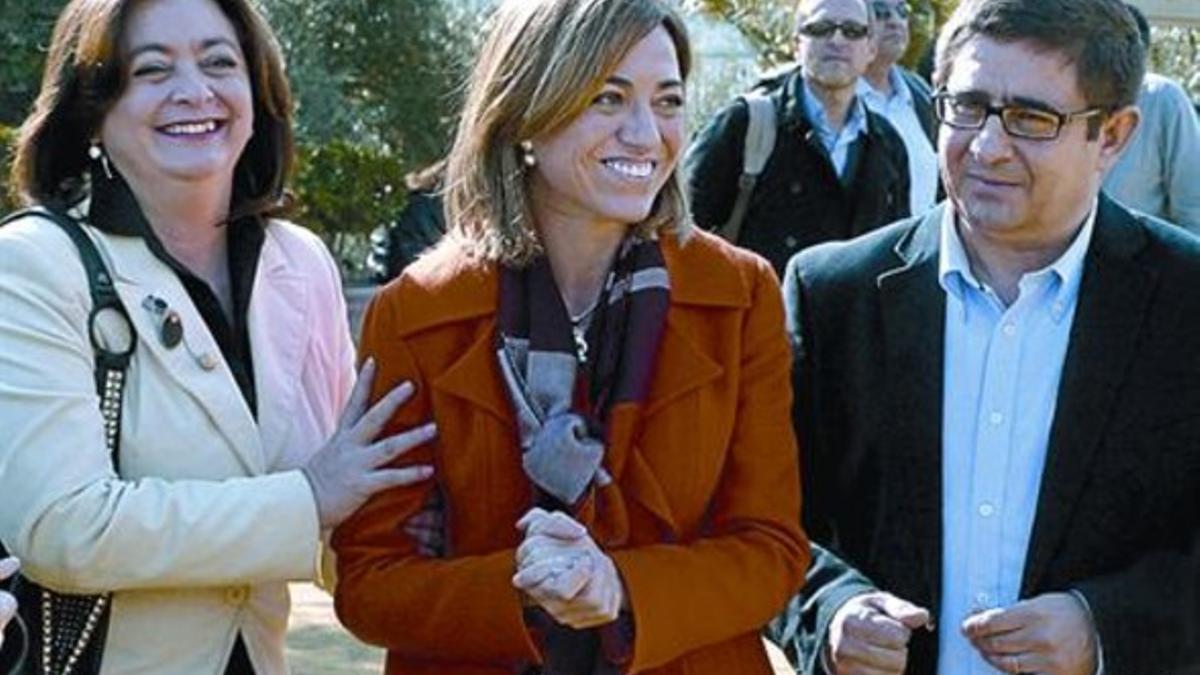 Chacón pasea por Jaén junto a dirigentes socialistas andaluces, ayer.