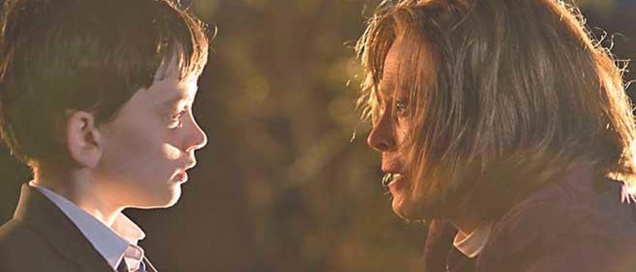 Sigourney Weaver, en la versió cinematográfica de la narració de Patrick Ness.
