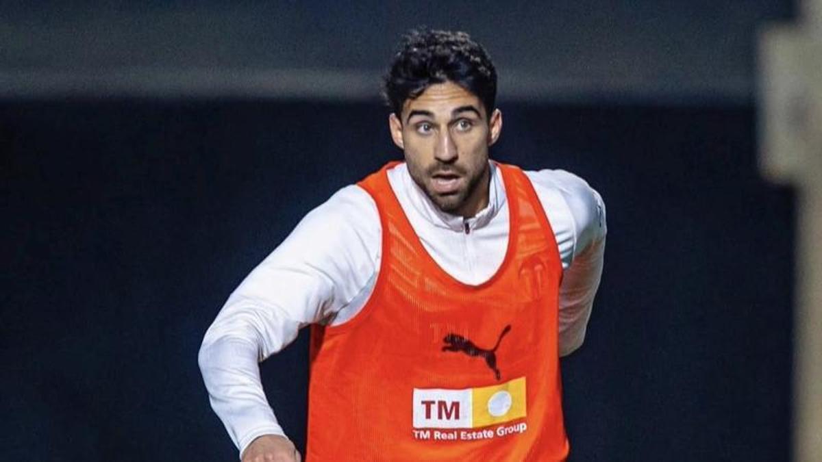 Eray Cömert, en un entrenamiento en Paterna