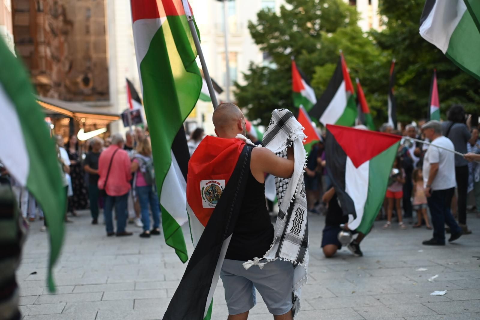 En imágenes | Zaragoza alza la voz de nuevo contra el genocidio en Gaza