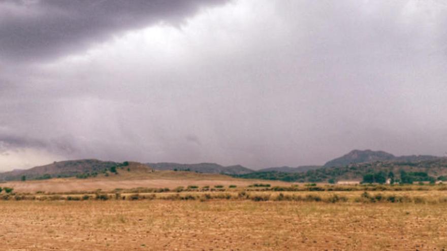 Aspecto de la borrasca ayer por la mañana en la Vega Alta.