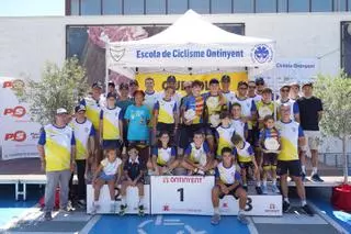 El CC Ontinyent celebra una jornada de ciclismo base con el Gran Premi Family Cash