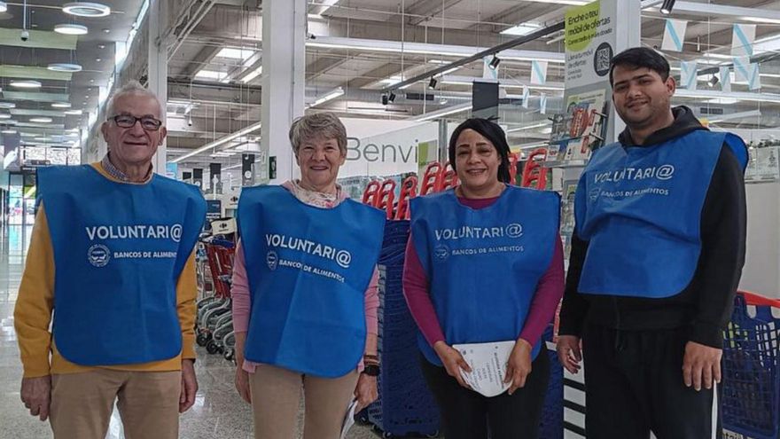 Voluntarios de la recogida en Lalín.