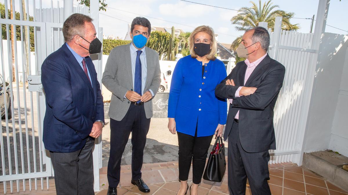 Fátima Báñez insiste en la necesidad de acelerar la vacunación para favorecer la recuperación económica