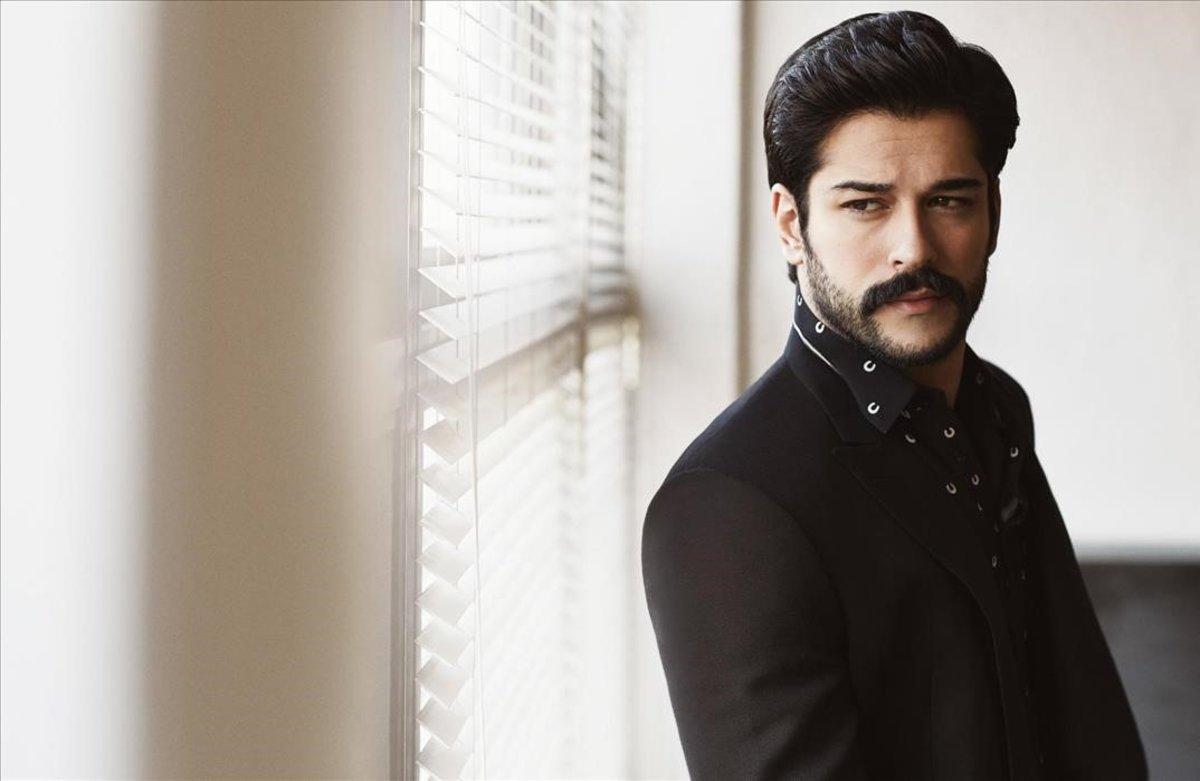 zentauroepp47872911 mas periodico actor turco burak  z ivit  protagonista del cu190424185022