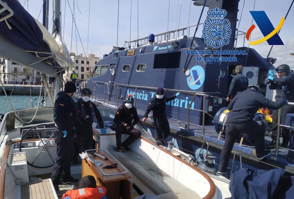 Interceptado en Baleares un barco cargado con unos 4.000 kilos de hachís
