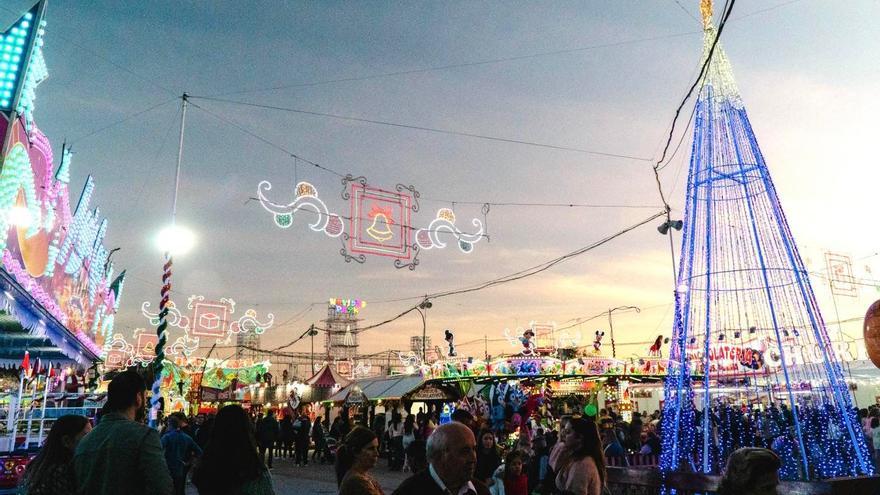 El parque navideño más grande de Andalucía está en Sevilla: con atracciones, puestos de comida y una gran pista de hielo