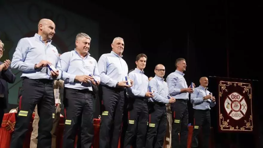 Córdoba premia por primera vez a sus bomberos: reconocimientos por actuaciones destacadas y jubilaciones