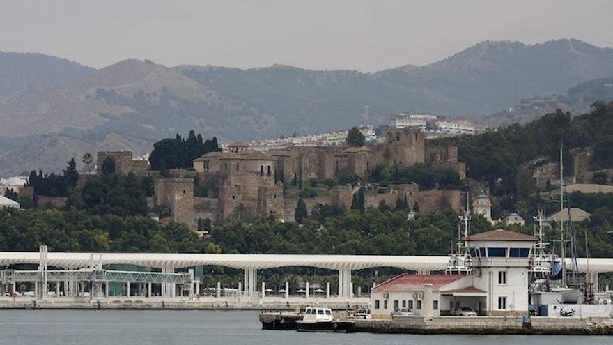 Imagen de archivo de la Alcazaba desde el puerto de Málaga.