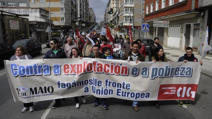 Un instante de la manifestación que recorrió hoy el centro de la villa.