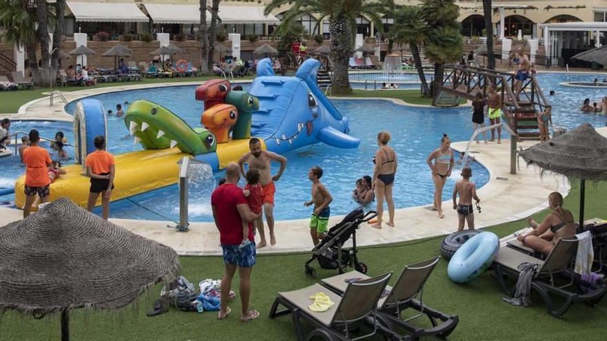 El Parlament exigeix relaxar les restriccions per la sequera en hotels i gimnasos