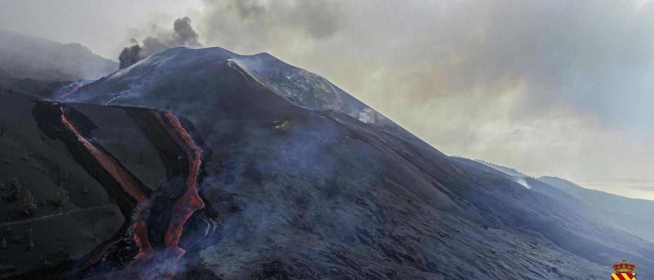 El cono principal del volcán de la La Palma.