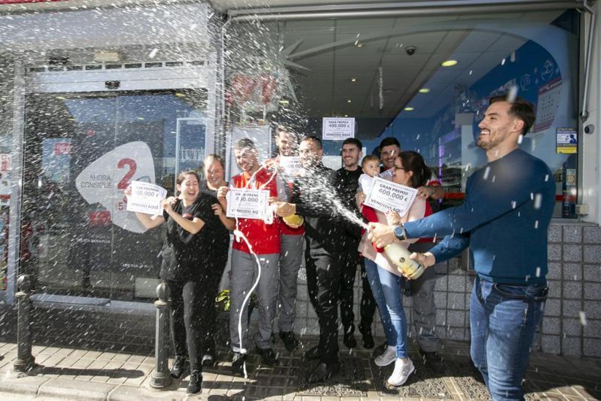 22.12.18. Las Palmas de Gran Canaria. Sorteo de la Loteria de Navidad 2018. Primer premio en la administración de Hoya Parrado. Foto Quique Curbelo  | 22/12/2018 | Fotógrafo: Quique Curbelo
