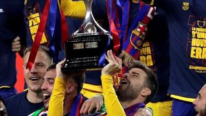 Gerard Piqué levanta la Copa del Rey