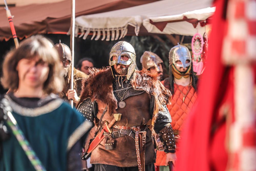 Orihuela rescata su pasado en su tradicional Mercado Medieval