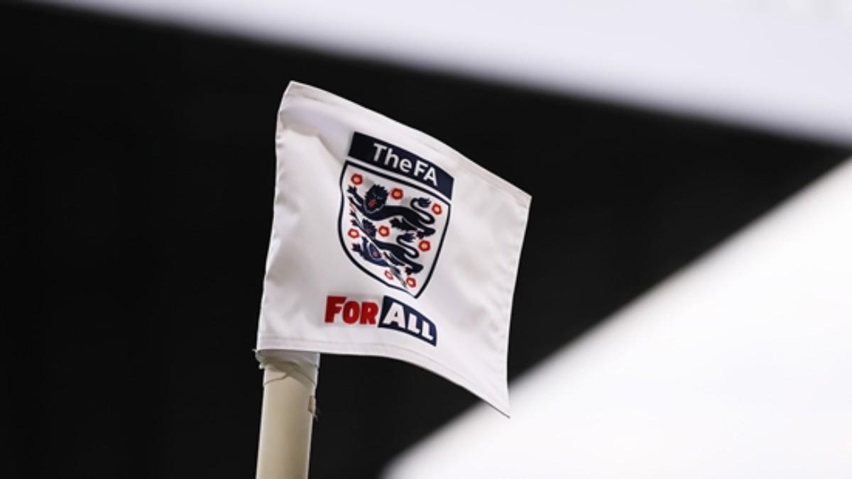 Banderín de la FA por la igualdad