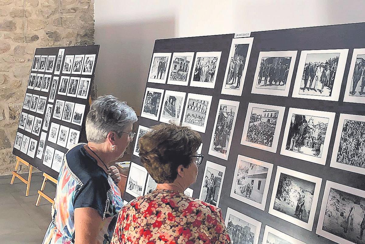 Exposición sobre el 70 aniversario de la traída de  agua en Fermoselle organizada con participación de la población vinculada.