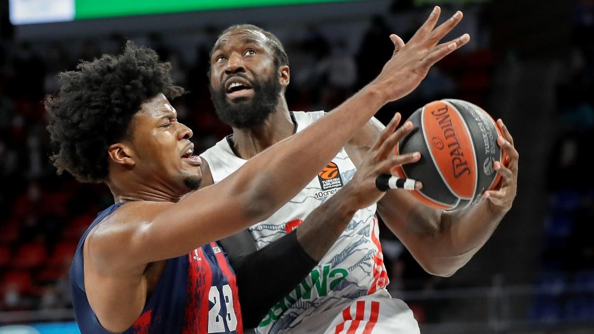 Enoch, en una acción del partido ante el Bayern