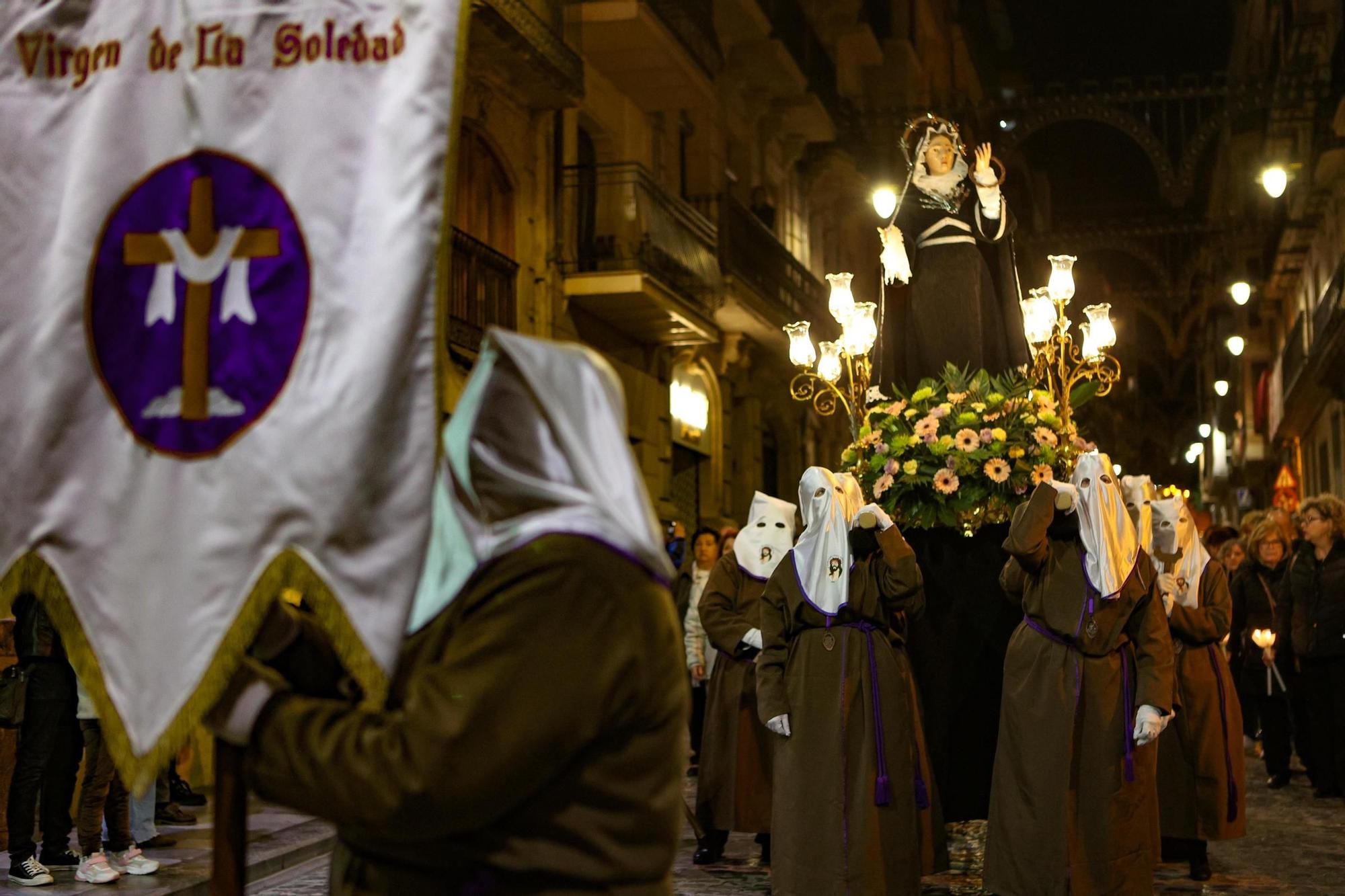 Cantos en Alcoy para rasgar el silencio