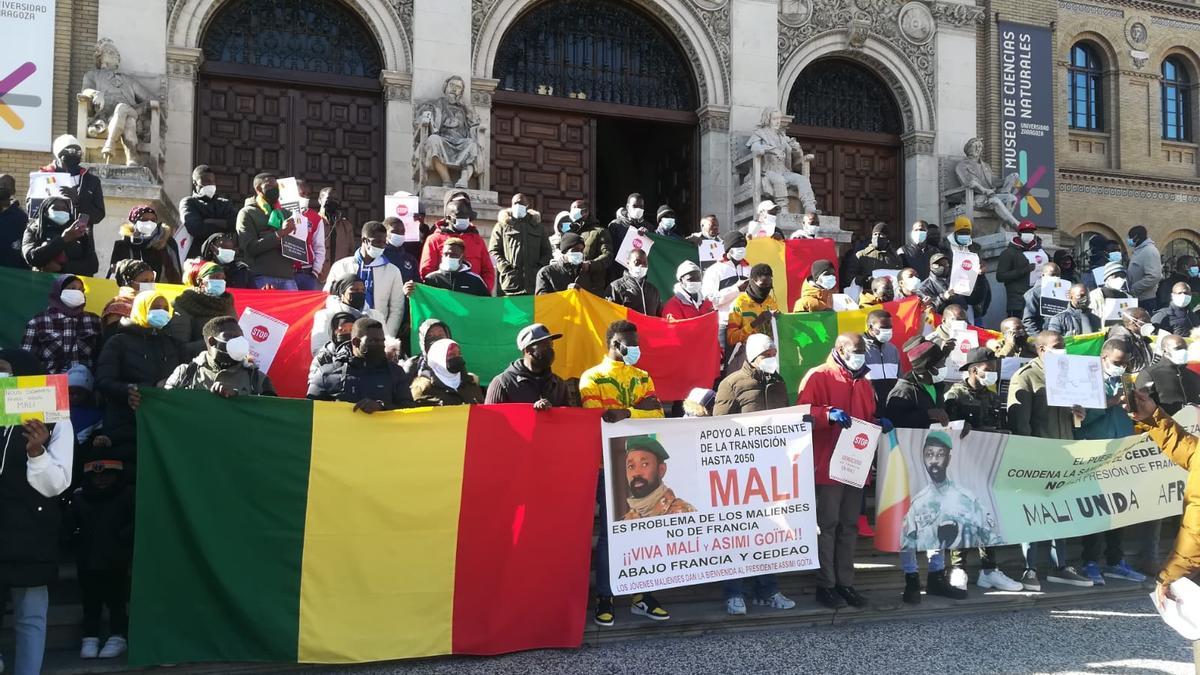 Manifestación de rechazo a las sanciones impuestas a Malí.