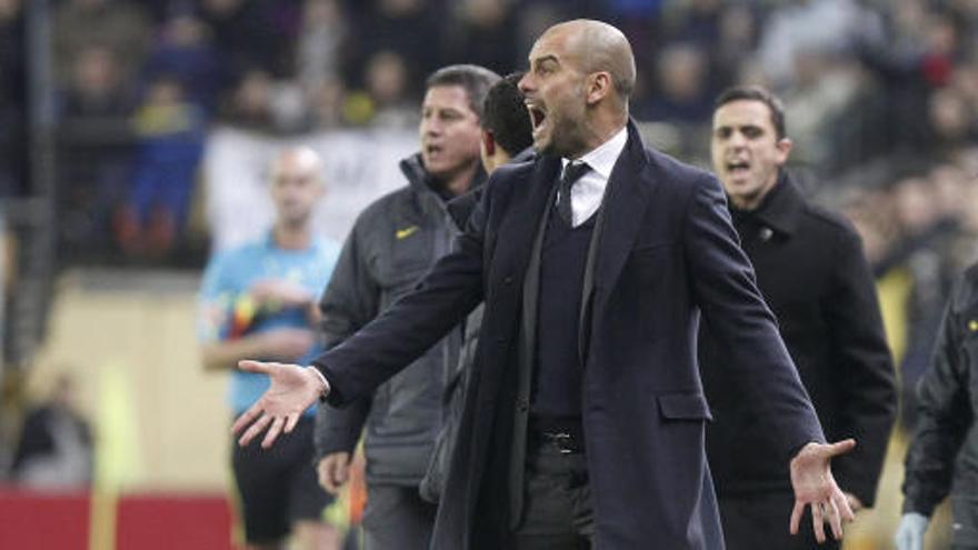 Pep Guardiola, durante el partido con el Villarreal.