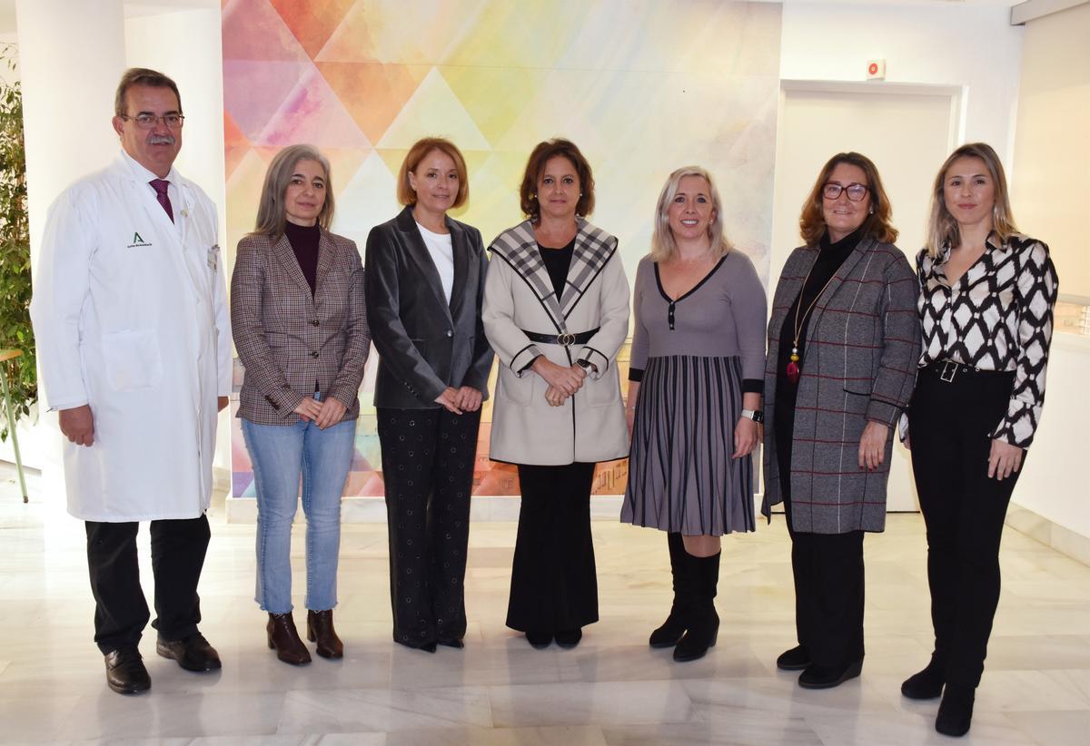 La consejera de Saluid y Consumo, Catalina García, informa en el Hospital Virgen del Rocío de Sevilla sobre el plan de Alta Frecuentación en Andalucía