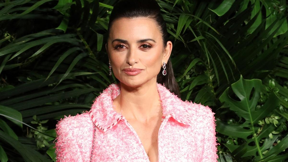 Penélope Cruz, todo al rosa