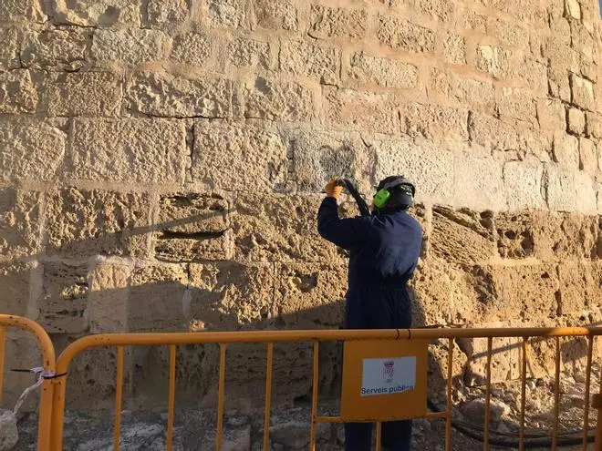 La Fiscalía y El Ayuntamiento de El Campello llevan al banquillo al acusado de las pintadas en la torre de la Illeta