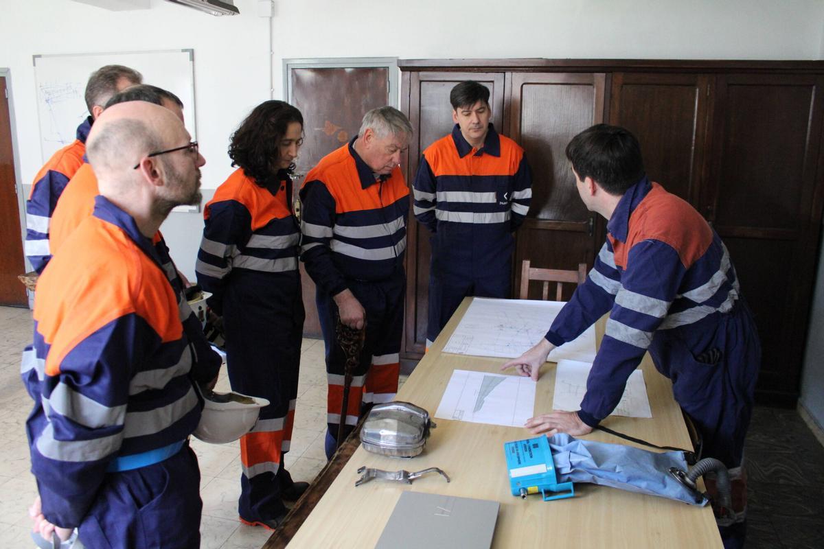 EN IMÁGENES: Visita del exdirectivo de la NASA a las minerías del pozo Santiago para hablar sobre el futuro laboratorio que podría recrear las condiciones de vida en la Luna
